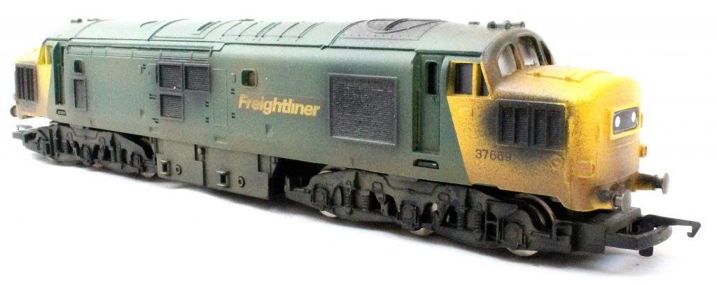 OO Gauge Hornby Freightliner Class 37 Diesel Locomotive | eBay